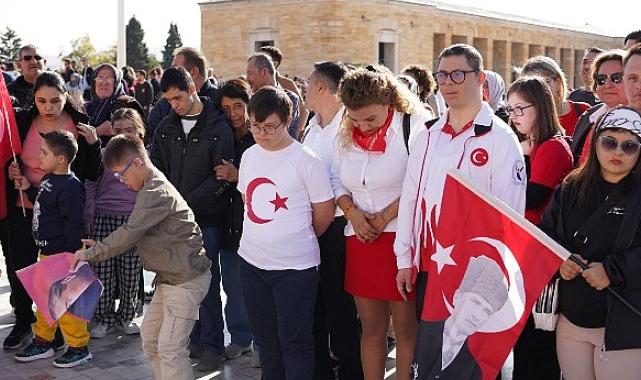 Cumhuriyetin 100 + 1’nci yılda ATA’nın huzurunda