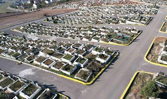 Derince Mezarlığı’na hizmet binası ve asfalt