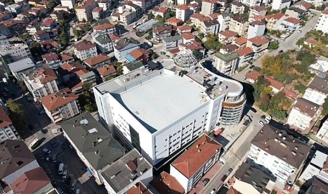 Derince’nin yeni belediye binası şekilleniyor