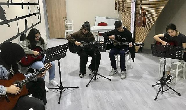 Dilovası’nda Müzik Kursları İlgi Odağı Oldu