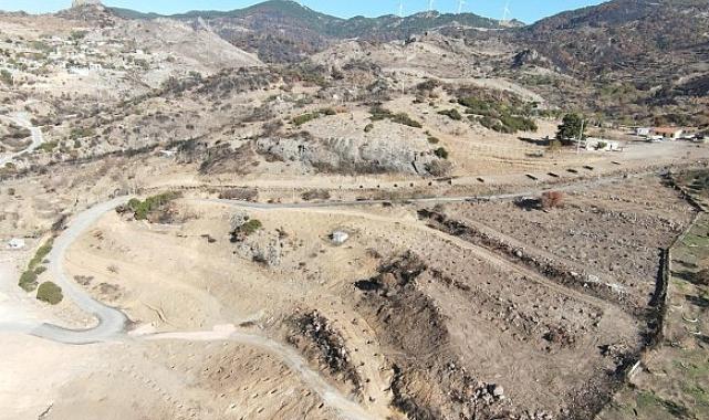 Doğançaylı arıcılar istedi Başkan Tugay talimatı verdi Yanan araziler bal ormanıyla küllerinden doğuyor