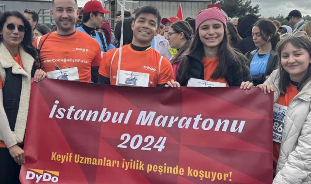 DyDo koşu gönüllüleri AÇEV için koştu