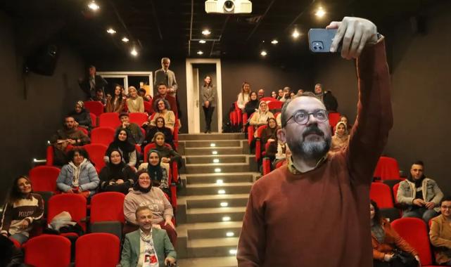 Edebiyatçı Güray Süngü  Sakarya’da gençlerle buluştu