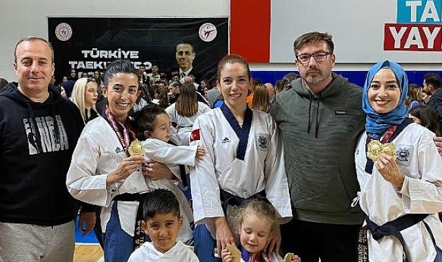 Gaziemir’in sporcuları madalyaları topladı