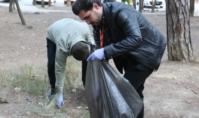 Gönüllülerden çevre temizliği kıvılcımı