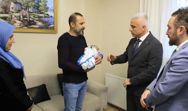 İETT’den metrobüs bebeğine ziyaret