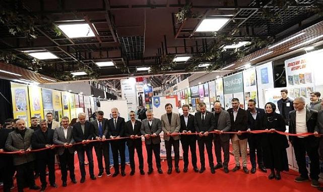 İnegöl belediyesi 8. Kitap fuarı başladı