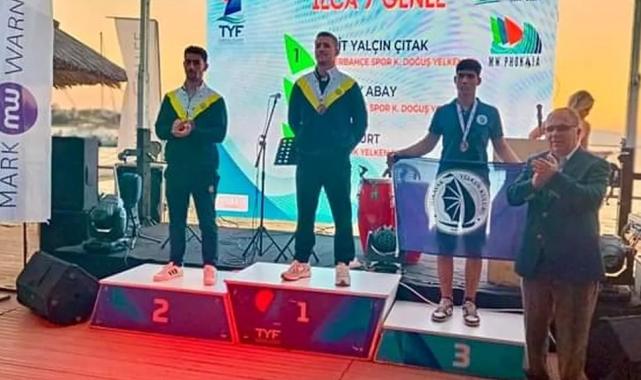 İzmir Foça’da yelkenciler ödüllendirildi