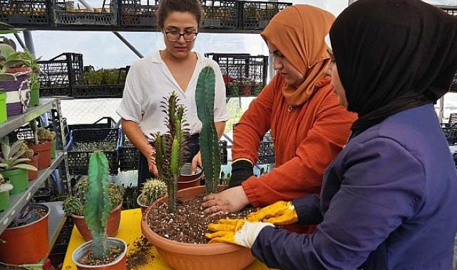 İzmir’de kadınlar yalnız değil