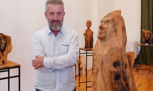 İzmirli heykeltraş Şevki Köse’nin ‘Suretler’i Ayvalık’ta