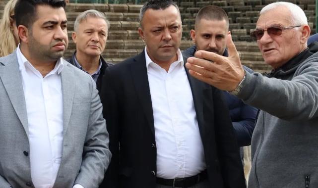 İzmit Belediyesi mahalle ziyaretlerine devam ediyor