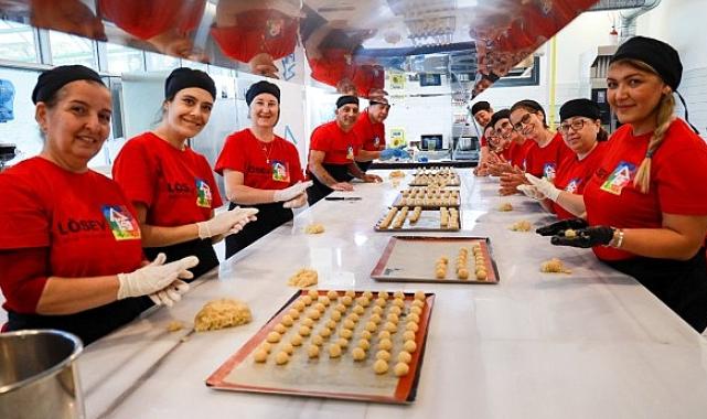 Karşıyaka’nın mutfağı lösemili çocuklar için üretti