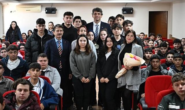 Kartepe MTAL öğrencileri Kocaman’ı dinledi.