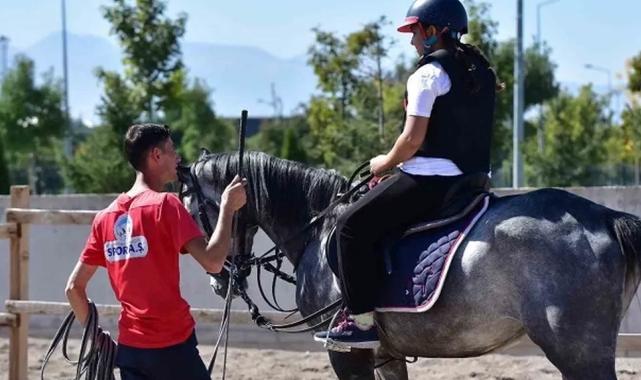 Kayseri Büyükşehir’den binicilik eğitimi