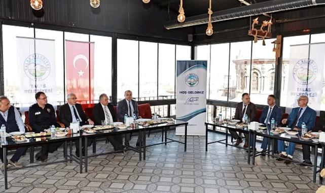 Kayseri Talas’ta muhtar buluşması
