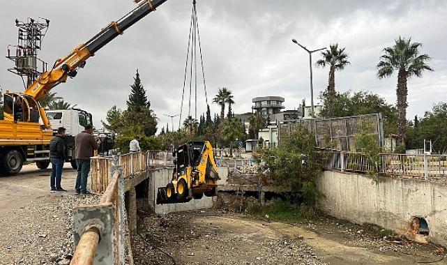 Kış ayları öncesi menfezler temizleniyor