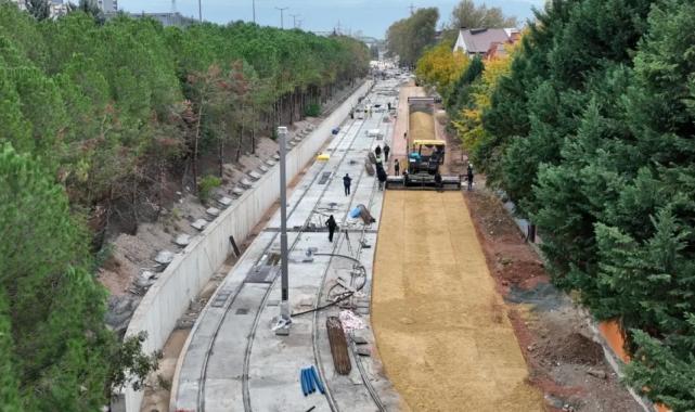 Kocaeli ‘de Alikahya tramvayı stada doğru ilerliyor