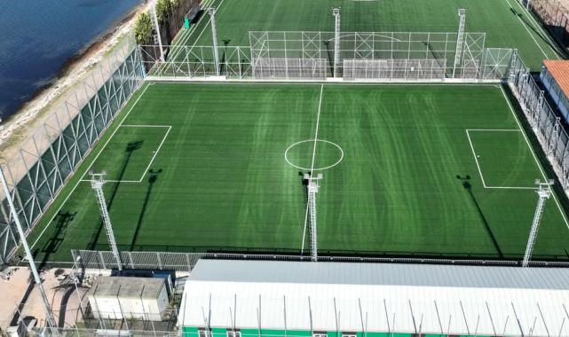 Kocaeli Vinsan’da yeni futbol sahası tamamlanıyor
