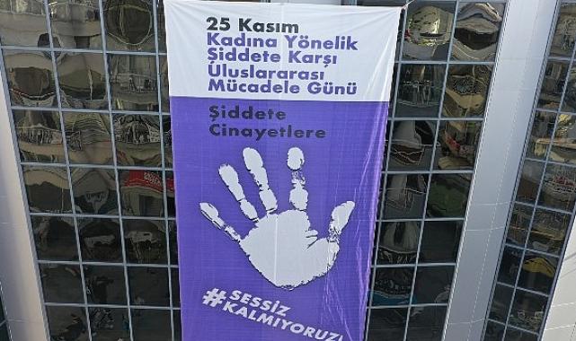 Konak’tan şiddete karşı dev afiş: Sessiz kalmıyoruz!