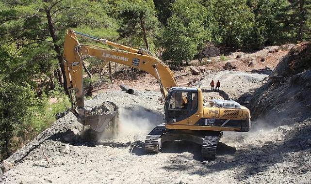 Kumluca Kuzca’da içme suyu çalışması
