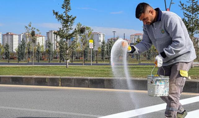 Malatya’da trafik güvenliği için yol çizgi çalışması yapıldı