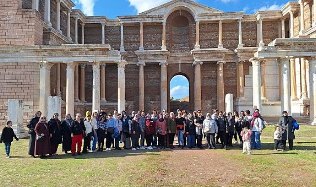 Manisalı Kadınlar Adım Adım Salihli’yi Gezdi