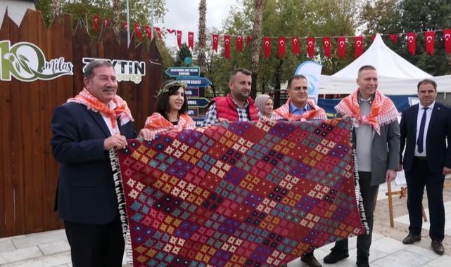 Milas Halı desenli elbiseler 2025 modasına damga vuracak