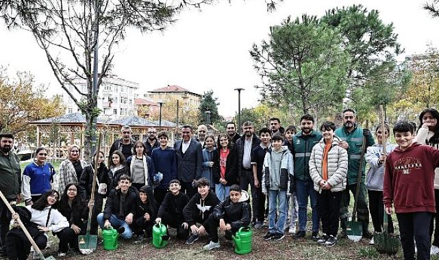 “Millet Bahçesi’ne 30 fıstık çamı dikildi”