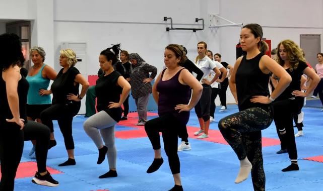 Muratpaşa’da güne sporla başlıyorlar