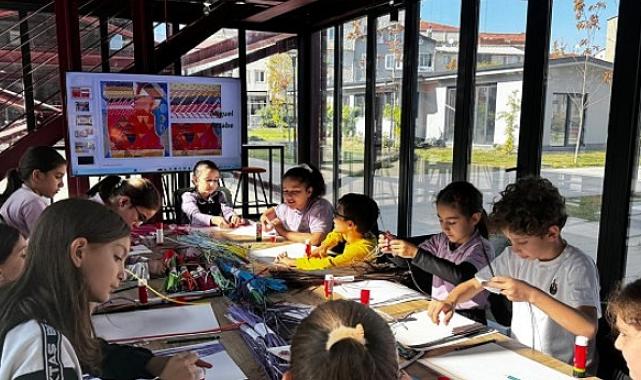 Öğrenciler kağıt dokumayı öğrendi