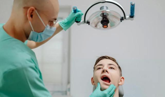 SAHİM-SEN: Diş hekimliği hak ettiği değeri görmeli