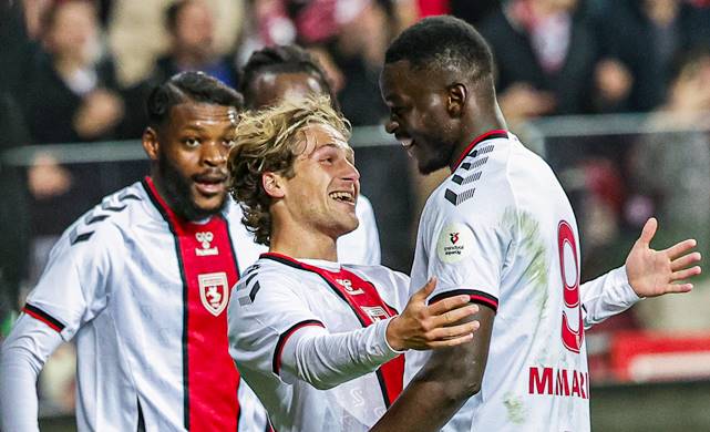 Samsunspor 2-0 Onvo Antalyaspor (Maç Sonucu) Samsun zirveye oynuyor!