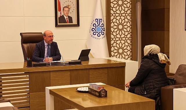 Selçuklu Belediye Başkanı Ahmet Pekyatırmacı, Selçuklu Belediyesi’nin önemli bir geleneği olan “Halk Günü Buluşmaları” kapsamında vatandaşları misafir etti