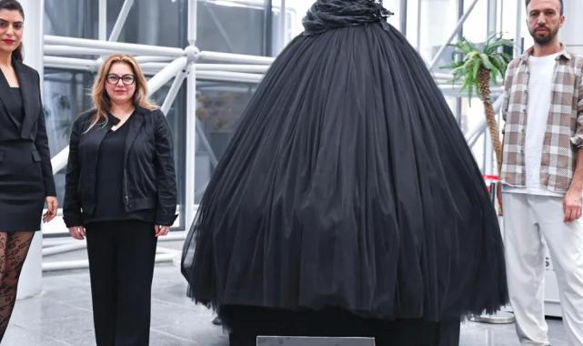 Siyah gelinlikle ‘şiddet’ farkındalığı