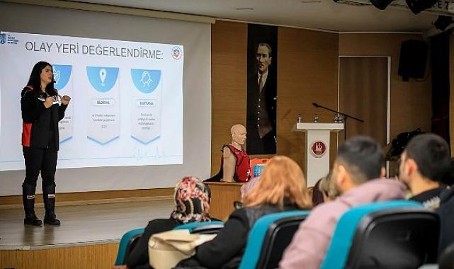 Spor tesisleri personeline ilk yardım eğitimi verildi