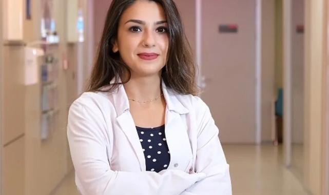 Tekrarlar ve uzatmalar kekemelik belirtisi olabilir!