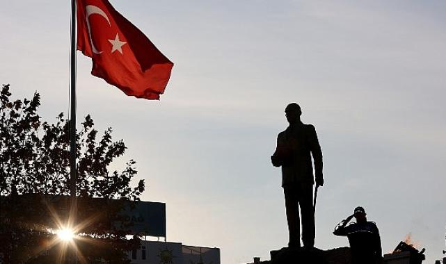 Urla’da saygı ve özlemle Atatürk’e vefa