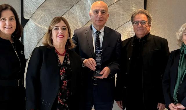 Vecihe Hatiboğlu Ödülü Dr. Mahfi Eğilmez’e sunuldu