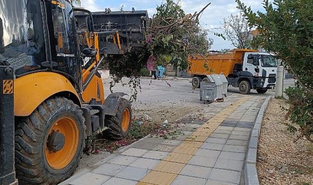 Yenişehir Belediyesi budama ve moloz atıklarını periyodik olarak topluyor