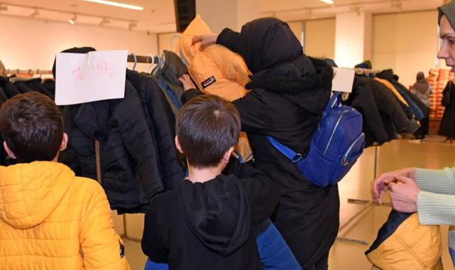 1745 kişi Sevgi Mağazası’ndan giyindi