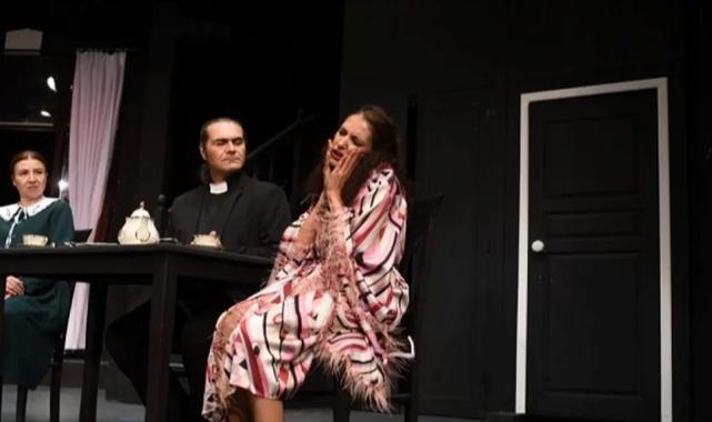 Adana Şehir Tiyatrosu Mersin yolcusu