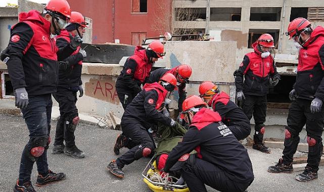 Afet Gönüllülerine Teorik ve Uygulamalı Eğitim