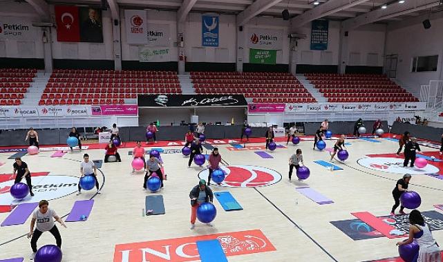 Aliağalı Kadınlar Pilates ve Aerobikle Hem Fiziksel Hem Ruhsal Sağlıklarını Geliştiriyor