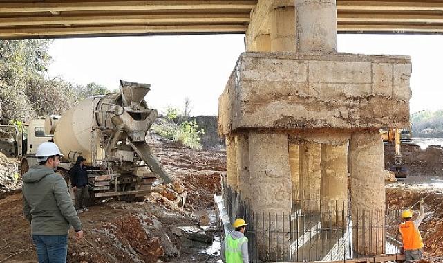 Antalya Büyükşehir Aksu Çayı köprüsünün ayağını güçlendiriyor