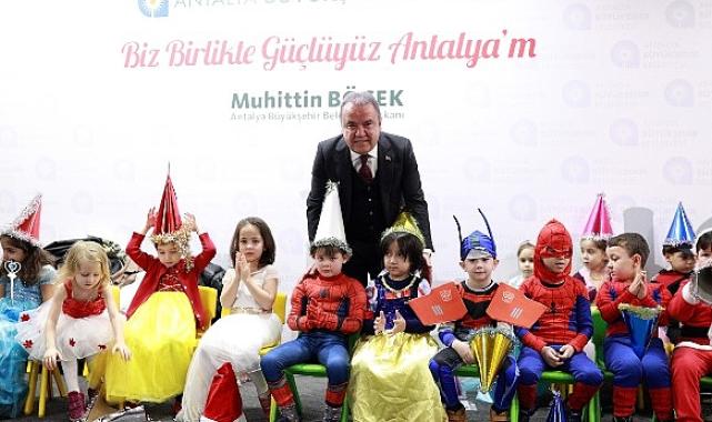 Antalya Büyükşehir Belediye Başkanı Muhittin Böcek kreş sayısını 19’a çıkartacak