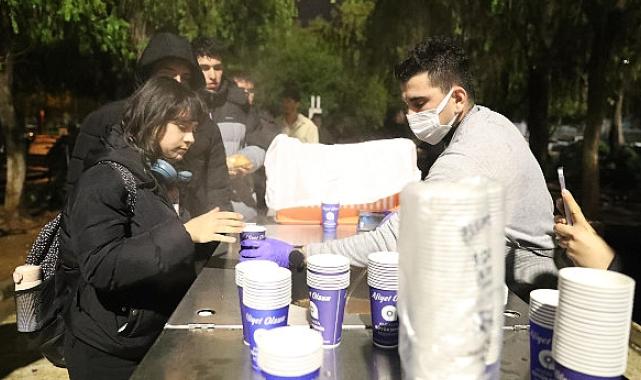 Antalya Büyükşehir’den final haftasında öğrencilere sıcak çorba ikramı