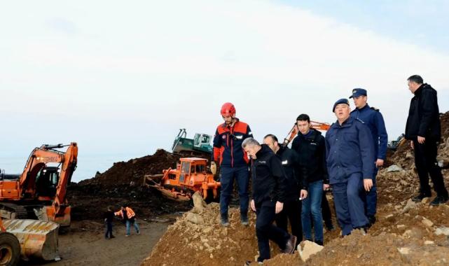 Artvin’de heyelan: Toprak altında 4 kişinin cansız bedenine ulaşıldı