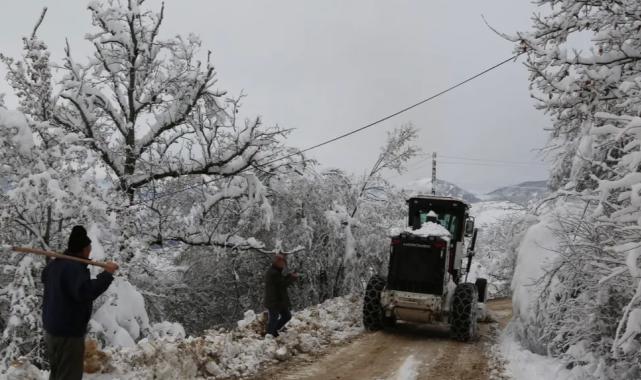 Artvin’de kar köylere ulaşımı kesti