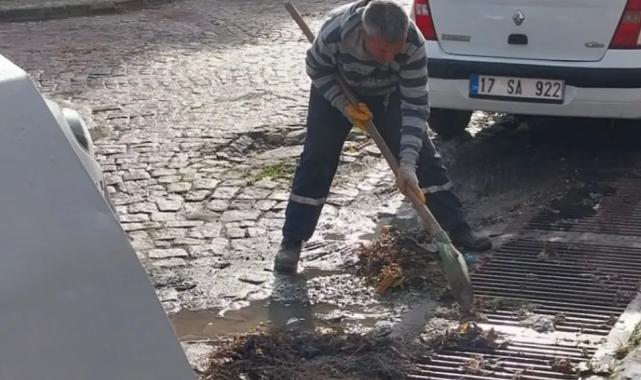 Ayvalık’ta yağmur sonrası dip bucak temizlik