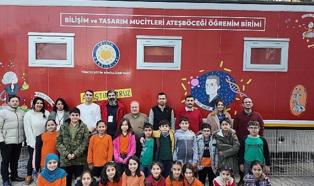 Bager Akbay, MediaMarkt’ın “Eğitimle Daha İyiye” projesi için 4 şehirde çocuklara yapay zekâyı anlattı